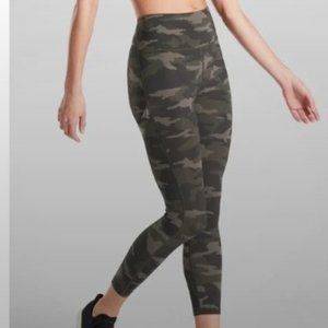 Athleta Ultimate Stash Pocket 7/8 Leggings, SP